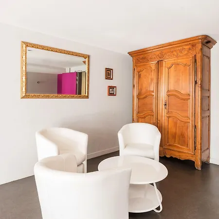 Logis Les Cimes Otel 2*