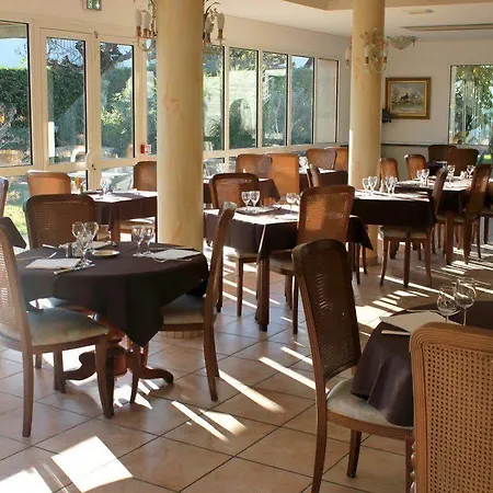Hotel Logis Les Cimes 2*