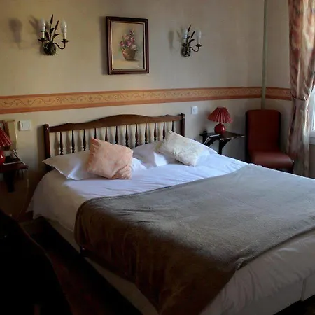 Hotel Logis Les Cimes 2*