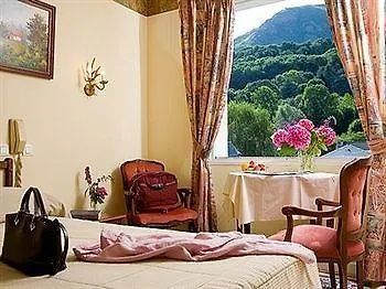 Hotel Logis Les Cimes 2*