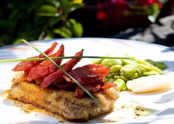 Logis Les Cimes Hotel